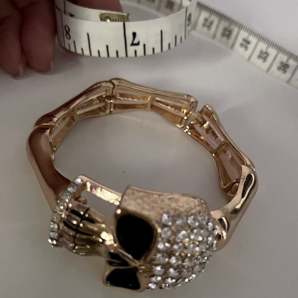 Gold skull bracelet - Picture 2 of 3